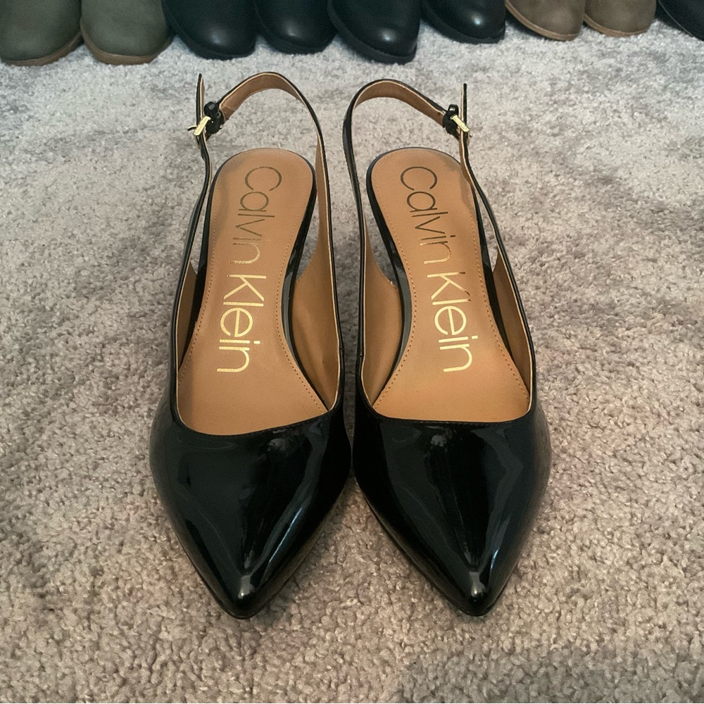 Calvin Klein - Picture 2 of 5